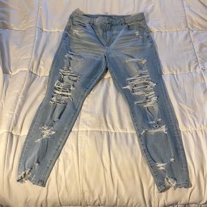 American Eagle “The Dream Jean” Distressed (High Waist) Jeans, size 14!